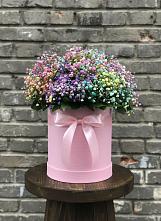 Цветочная композиция из Гипсофила и Розы в шляпной коробке в Кисляковской