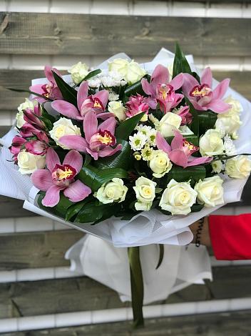 Букет цветов из: Розы и Хризантемы в Кисляковской