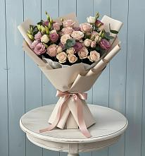 Букет цветов из:  Розы и Лизиантусы в Кисляковской