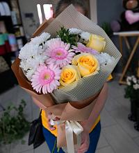 Букет цветов из:  Герберы, Розы и Хризантемы в Кисляковской