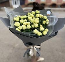 Букет Белые кустовые розы Солинеро в Кисляковской