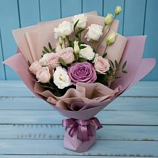 Букет цветов из:  Розы и Лизиантусы в Кисляковской