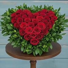 Цветочная композиция из Розы в виде сердца в Кисляковской