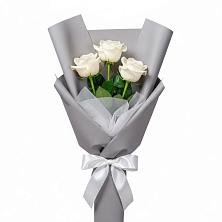 Букет 3 белые розы в Кисляковской