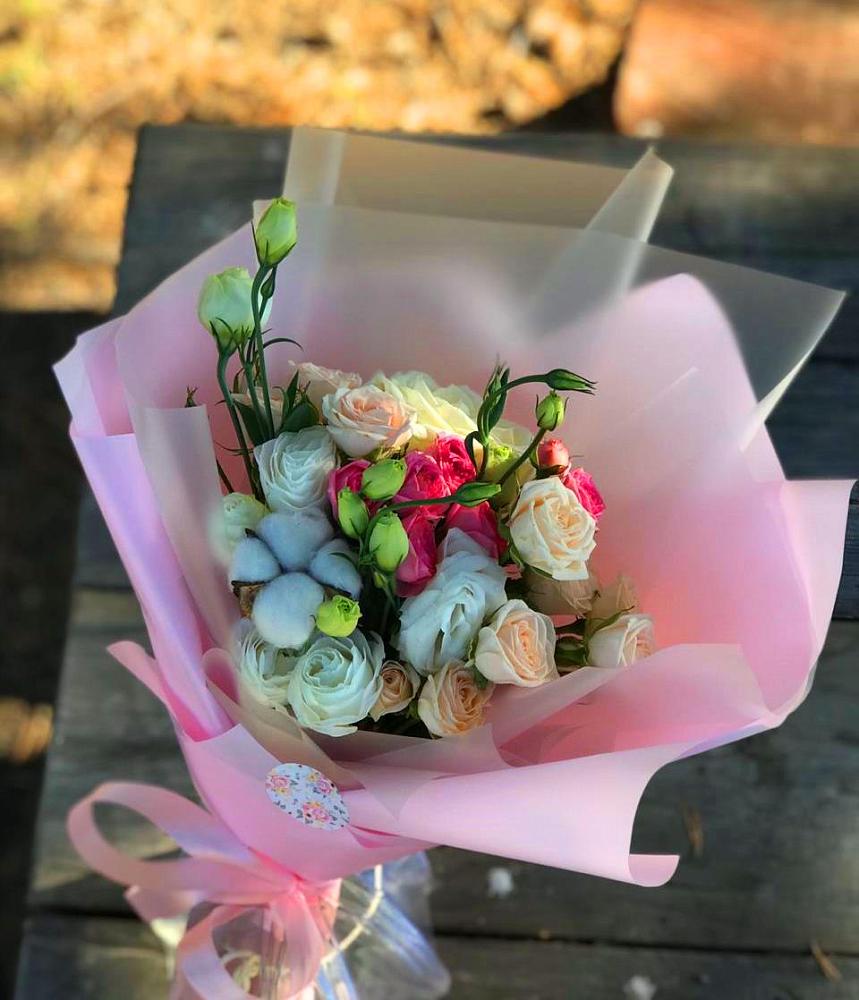 Букет цветов из: Розы и Лизиантусы в Кисляковской