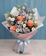 Букет цветов из:  Лизиантусы, Розы, Альстромерии и Гипсофила в Кисляковской