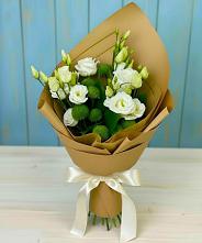 Букет цветов из:  Хризантемы и Лизиантусы #REPLACE_PRED# Кисляковской