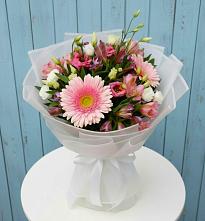Букет цветов из:  Герберы, Альстромерии и Лизиантусы в Кисляковской