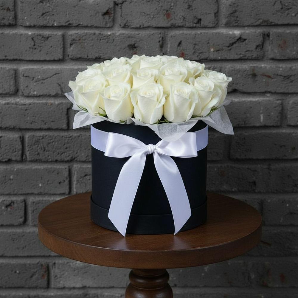 Цветочная композиция из Розы в шляпной коробке в Кисляковской