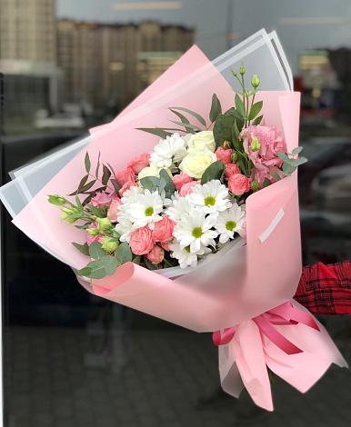 Букет цветов из: Розы, Лизиантусы и Хризантемы в Кисляковской