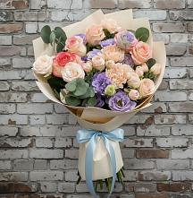 Букет цветов из:  Розы, Лизиантусы и Гвоздики в Кисляковской