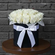 Цветочная композиция из Розы в шляпной коробке в Кисляковской